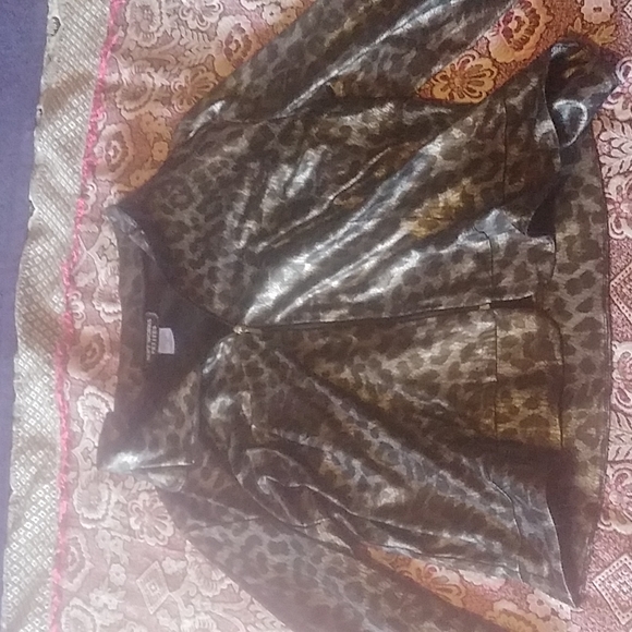 Shiny print jacket - Picture 1 of 2